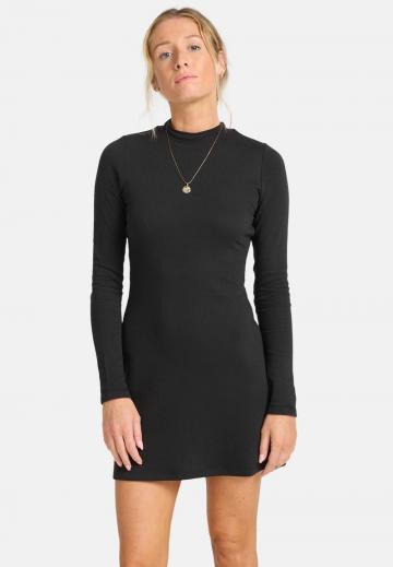 Вязаное платье