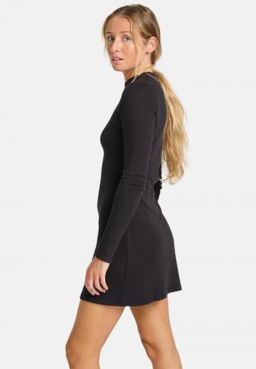 Вязаное платье