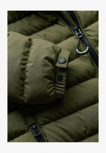 Зимняя куртка