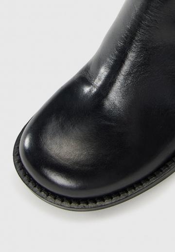 Высокие сапоги