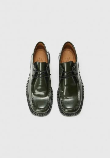 Ботинки на шнуровке