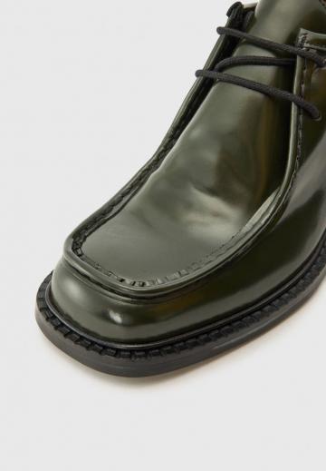 Ботинки на шнуровке