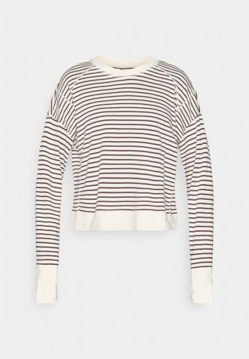 Спортивная толстовка