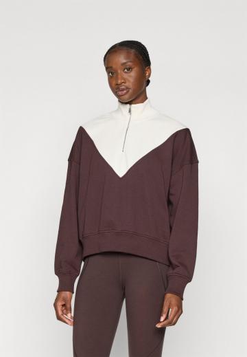 Спортивная толстовка