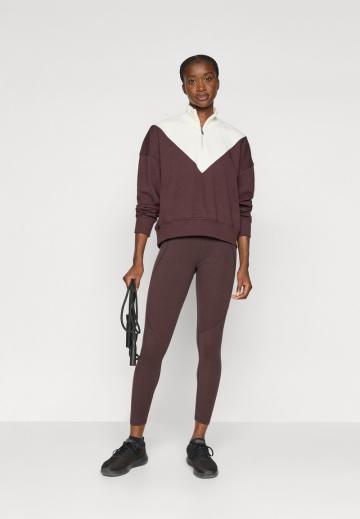 Спортивная толстовка