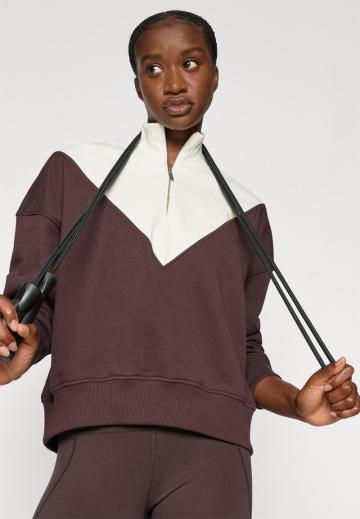 Спортивная толстовка