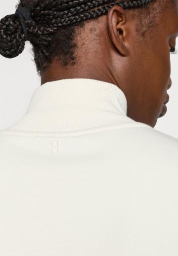 Спортивная толстовка