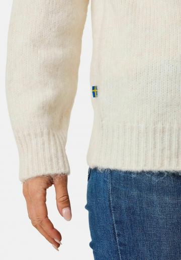 Жаккардовая вязаная кофта