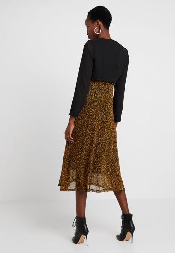 Короткая куртка