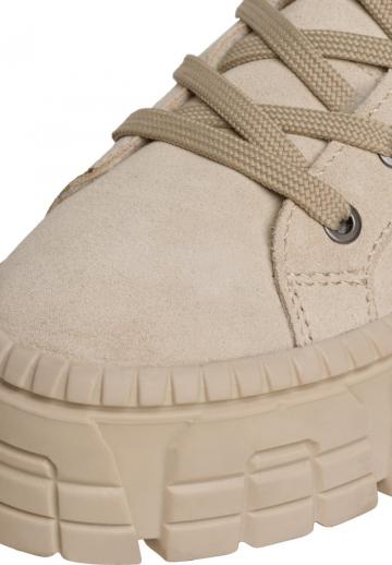 Ботинки на шнуровке