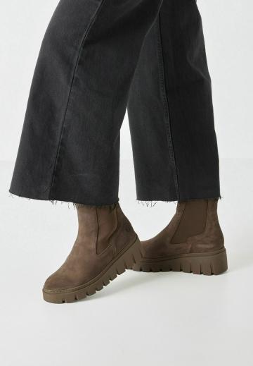 Сапожки на танкетке