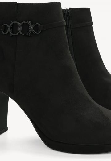 Полусапожки на высоком каблуке