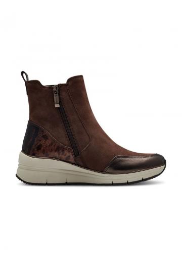 Сапожки на танкетке