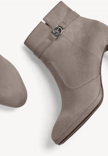 Полусапожки на высоком каблуке