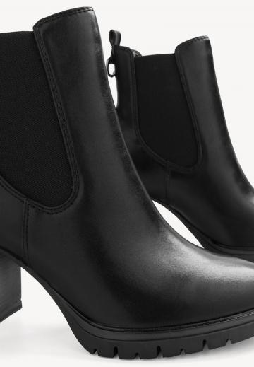 Полусапожки на высоком каблуке