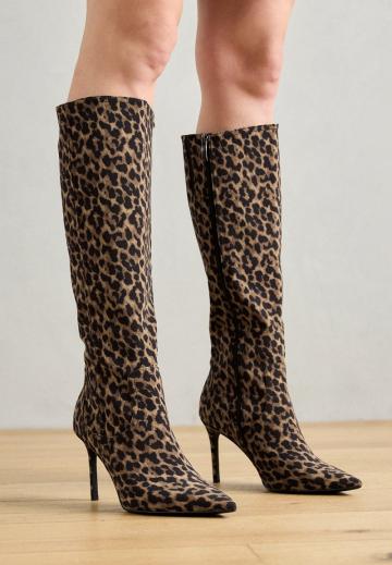 Высокие сапоги