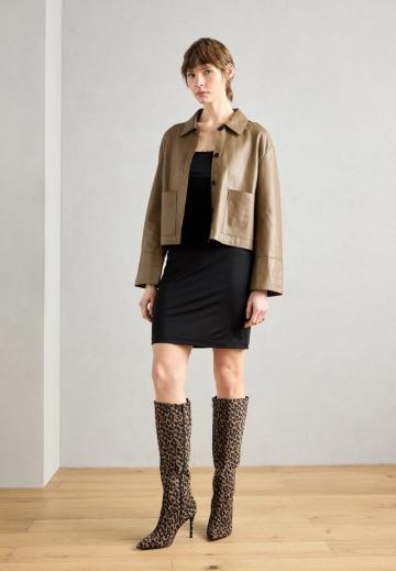 Высокие сапоги