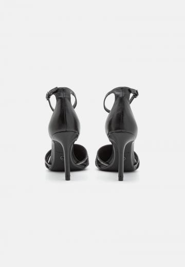 Туфли на высоком каблуке