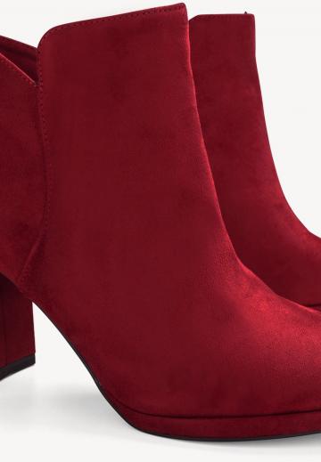 Высокие сапоги