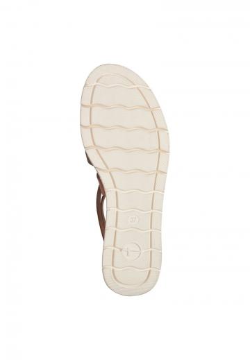 Босоножки на танкетке