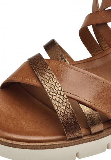 Босоножки на танкетке