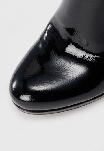 Высокие сапоги