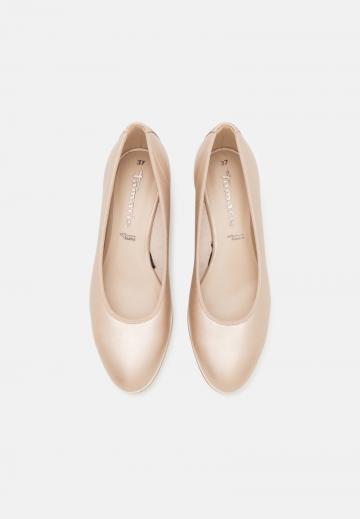 Туфли на танкетке