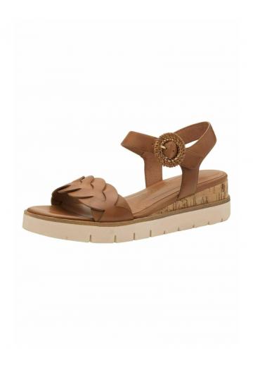 Босоножки на танкетке