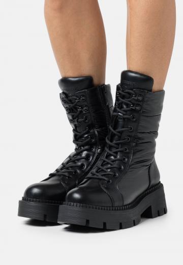 Ботинки на шнуровке