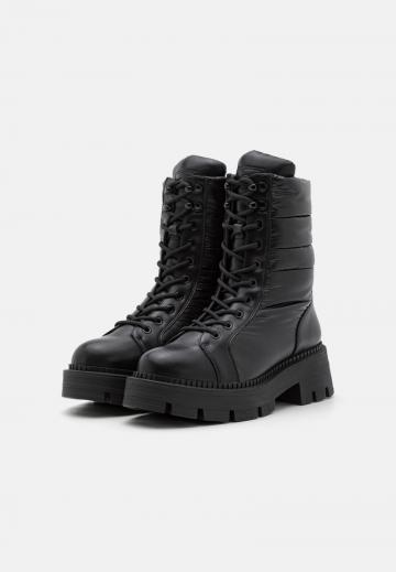 Ботинки на шнуровке