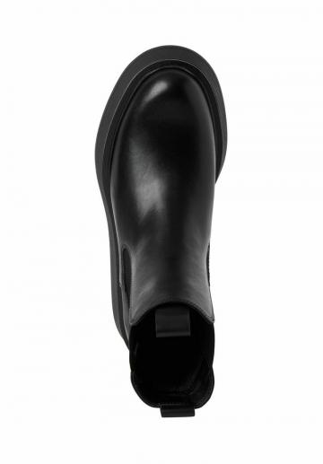 Сапожки на танкетке