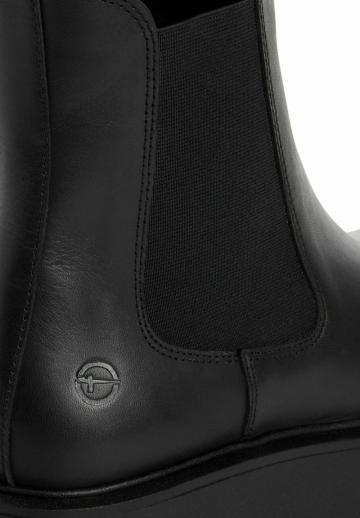 Сапожки на танкетке