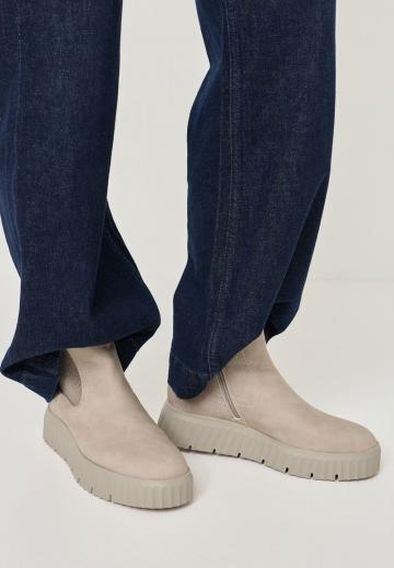 Сапожки на танкетке