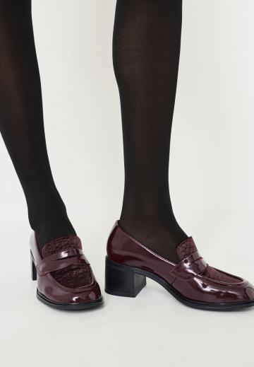 Туфли с высоким носом