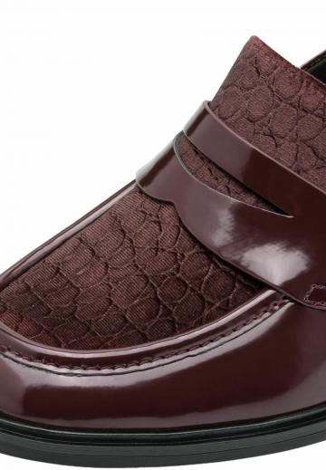 Туфли с высоким носом