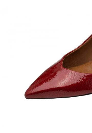 Туфли с высоким носом