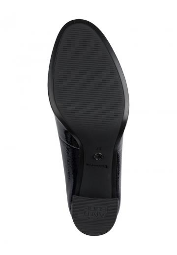 Туфли с высоким носом