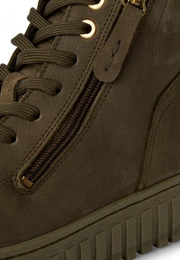 Ботинки на шнуровке