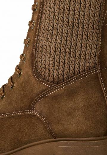 Ботинки на шнуровке