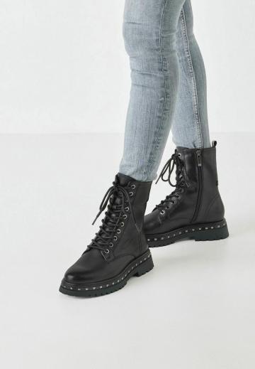 Ботинки на шнуровке