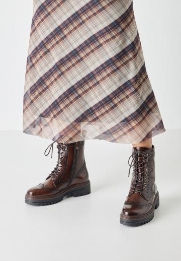 Ботинки на шнуровке