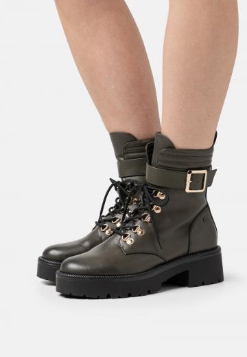 Полусапожки на платформе