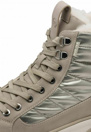 Ботинки на шнуровке