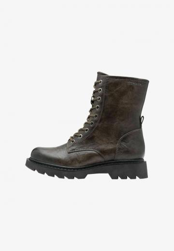 Ботинки на шнуровке
