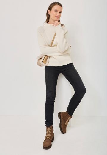 Ботинки на шнуровке