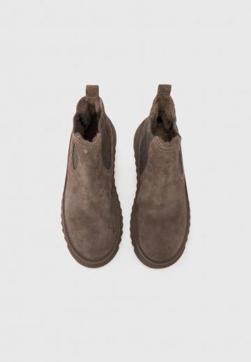 Зимние ботинки