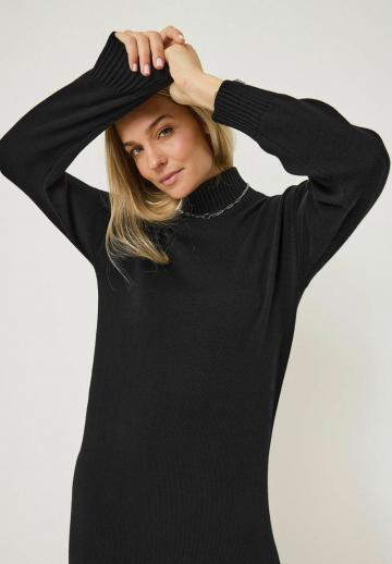 Вязаное платье