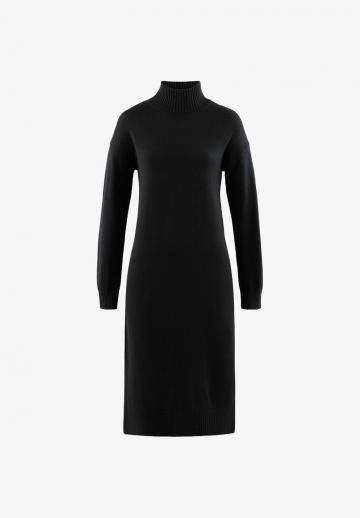 Вязаное платье