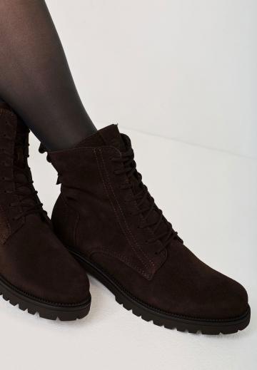 Ботинки на шнуровке