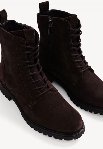 Ботинки на шнуровке